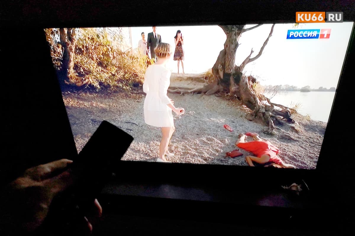 Смотреть телевизор по вечерам больше не модно: чем заменили голубой экран россияне в 2026 году