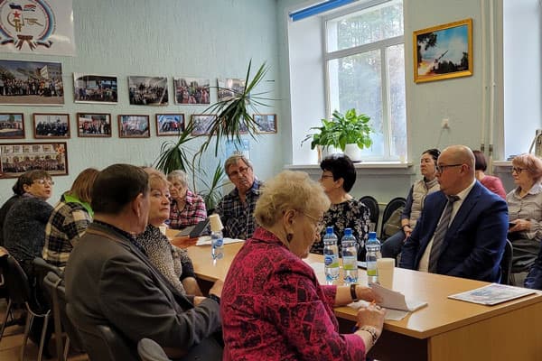 Совету ветеранов Каменска-Уральского рассказали, как будет доставляется пенсия новым оператором