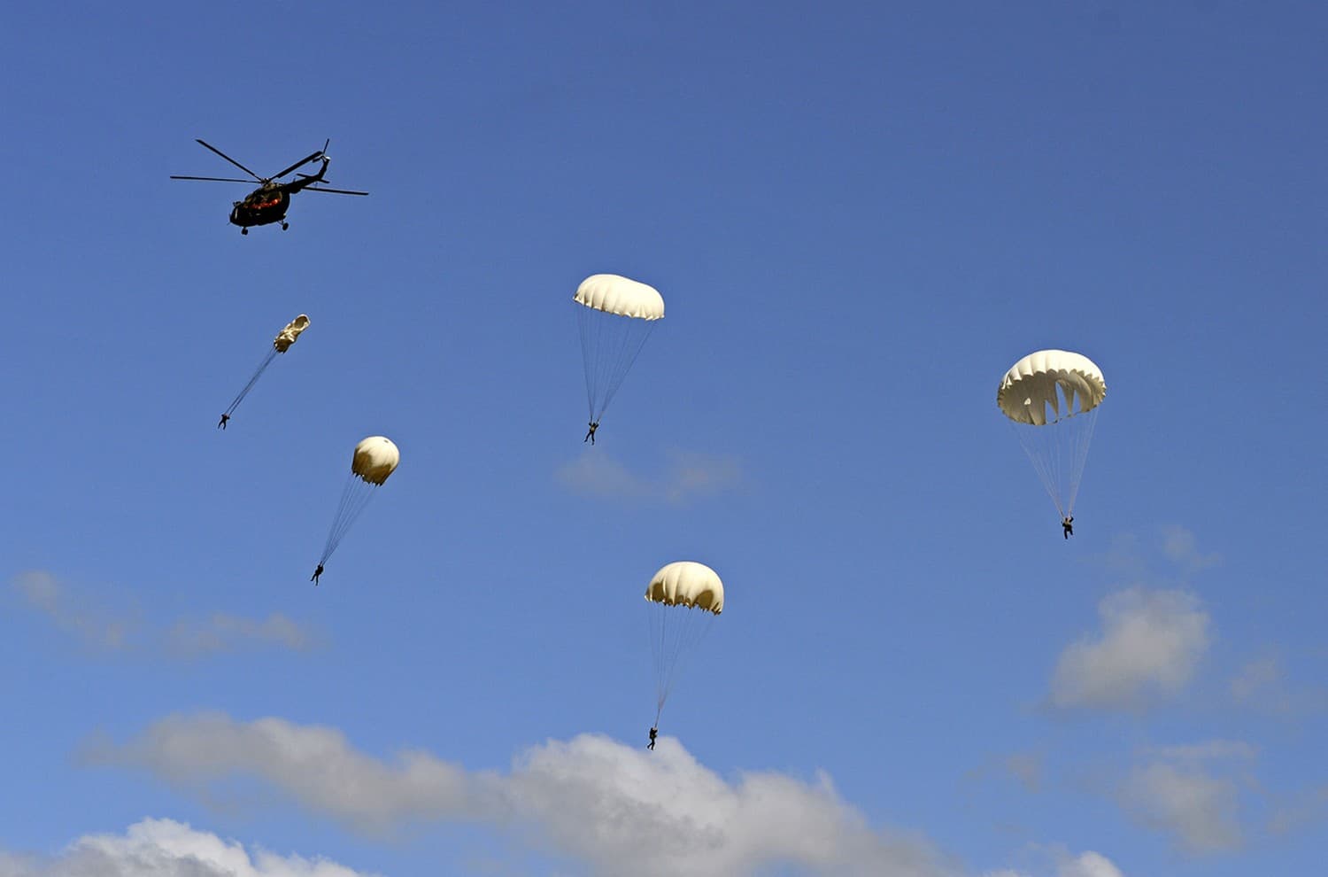 Путин подписал указ о призыве граждан на военные сборы