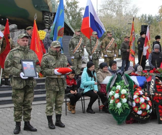 Тело погибшего на СВО бойца из-под Каменска-Уральского делят в суде
