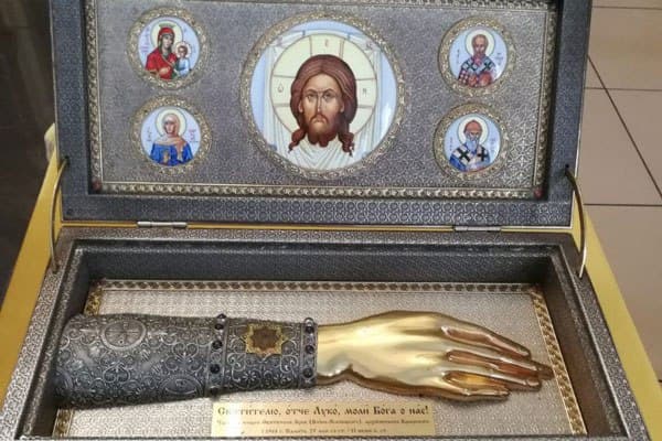 В Каменск-Уральский везут икону и ковчег с частицами святых