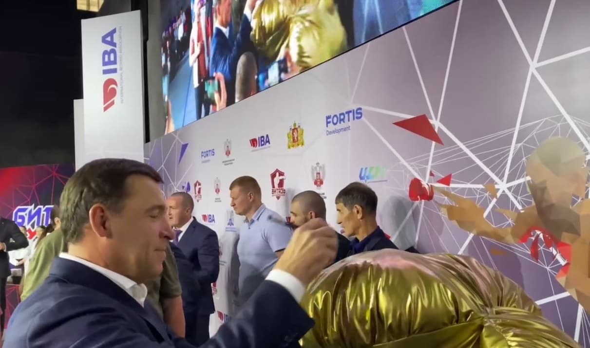 Евгений Куйвашев открыл в Каменске-Уральском Центр прогресса бокса «Витязь»