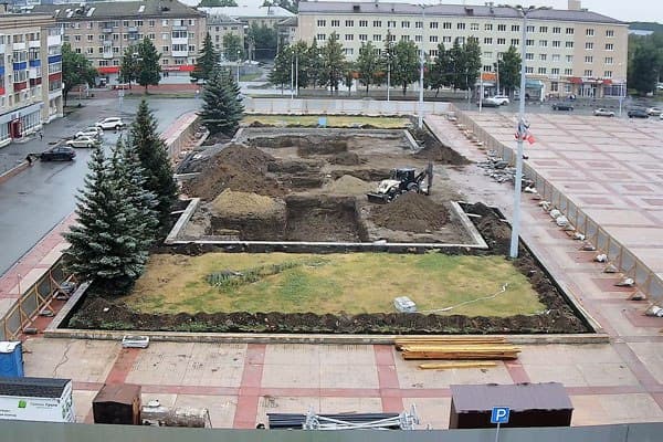 На главной стройке Каменска-Уральского проблемы с кадрами? В соцсетях срочно ищут прораба для строительства фонтана 