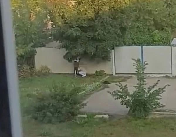 В Каменске-Уральском на улице парочка занималась любовью