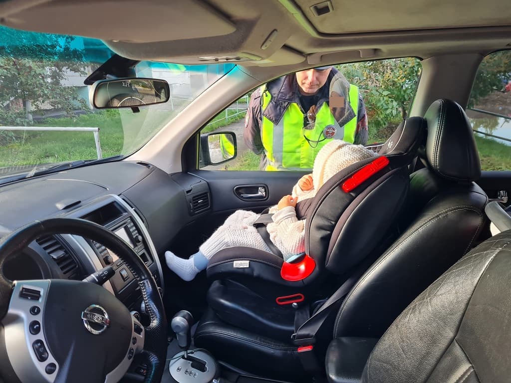 В Каменске-Уральском за два часа наказали восьмерых водителей за отсутствие детских кресел 