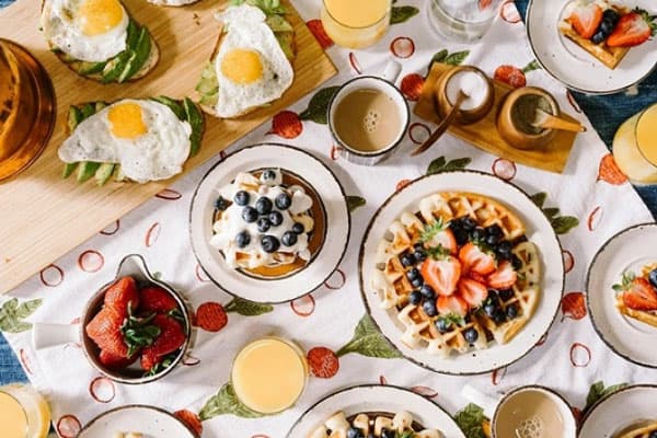 Диетолог предупредила о вредных для школьников завтраках