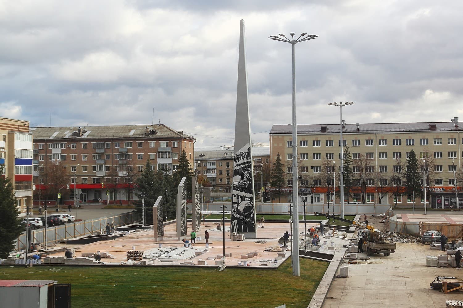 В мэрии Каменска-Уральского рассказали, как будут открывать стелу «Город трудовой доблести» 