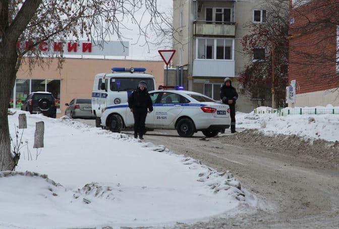 В театр драмы Каменска-Уральского нагрянули полиция, Росгвардия и скорая помощь