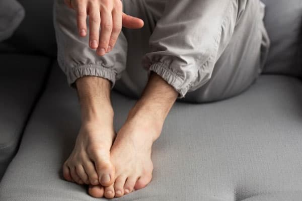 Не ходите по дому босиком: народные приметы на 4 января