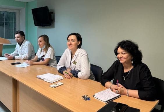 В Каменске-Уральском прошла профориентационная встреча с будущими фельдшерами