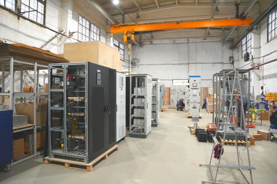 В Каменске-Уральском удвоят объёмы выпуска важного электрооборудования