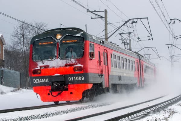 На маршруте Каменск-Уральский - Екатеринбург обстреляли электричку