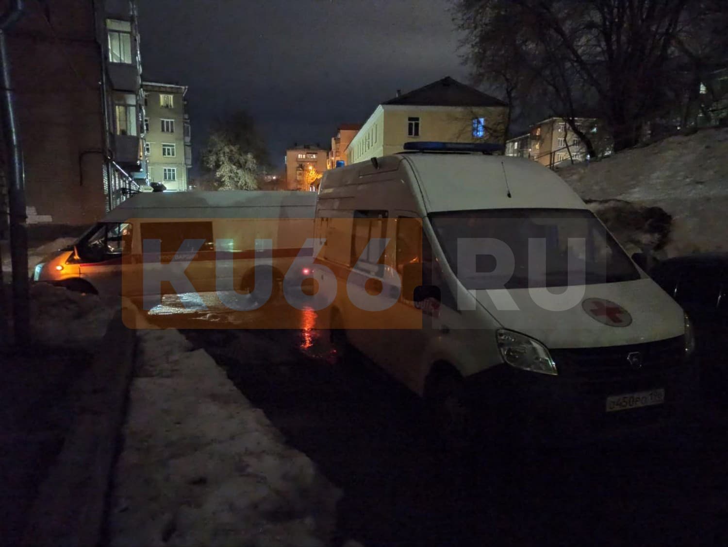 В Каменске-Уральском жителей дома эвакуировали из-за обнаруженной на чердаке гранаты. Видео