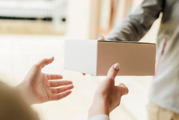 «Китайское нашествие»: В Екатеринбурге приняли рекордное количество посылок из Китая