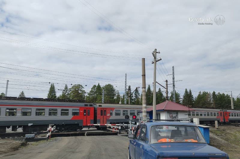 Электричка "Дружинино - Каменск-Уральский" была задержана из-за непогоды