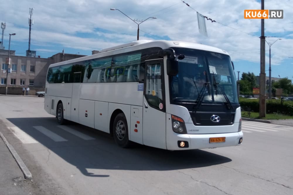 Автобус маршрута "Каменск-Уральский - Екатеринбург" едва не попал в катастрофу