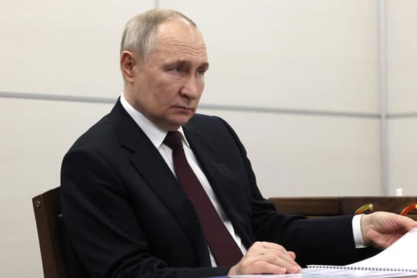 Путин подписал закон о возврате 7% из 13% НДФЛ семьям с двумя и более детьми