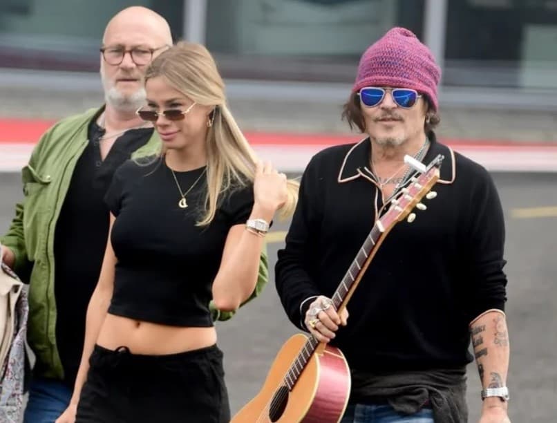 Новая девушка Джонни Деппа — модель и косметолог из Екатеринбурга. Что о ней известно