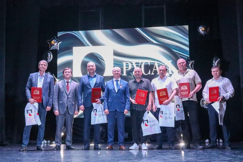 Металлургам УАЗа вручили награды в честь профессионального праздника