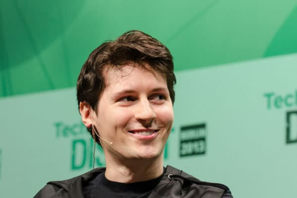 Макрон предлагал Дурову перенести офис Telegram в Париж и гражданство Франции