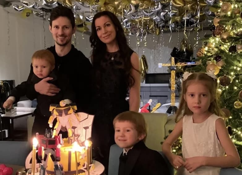 «Дурова лишили родительских прав»: бывшая девушка бизнесмена рассказала личные подробности