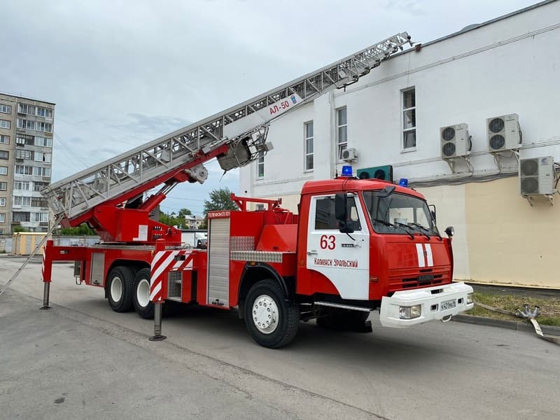 Пожар на ПАО «КУМЗ» в Каменске-Уральском — горел пристрой к цеху на площади 50 квадратных метров