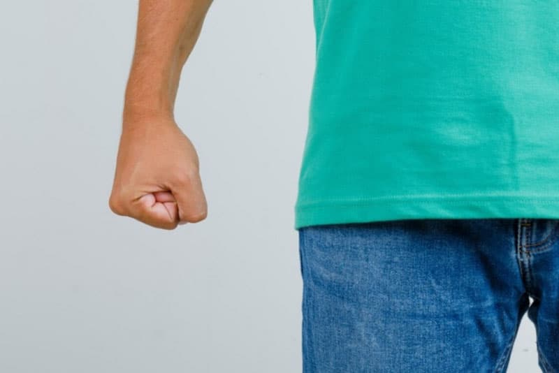 30 тысяч за удар кулаком: свердловчанка добилась компенсации за избиение мужем