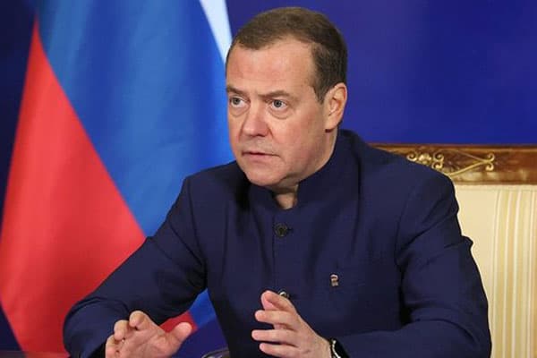 Экс-президент России Медведев стал главой совета директоров "Ростелекома"