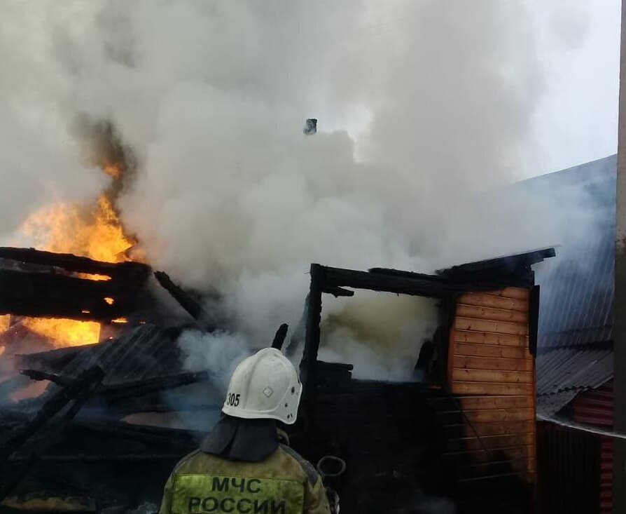 В пожаре на СНТ под Екатеринбургом погиб человек