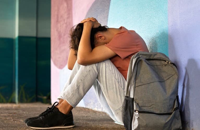 В Екатеринбурге старшеклассники изнасиловали 13-летнего подростка 