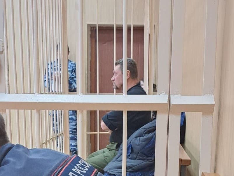 Суд отправил в СИЗО уральца, стрелявшего в подростков из-за сожженной собаки