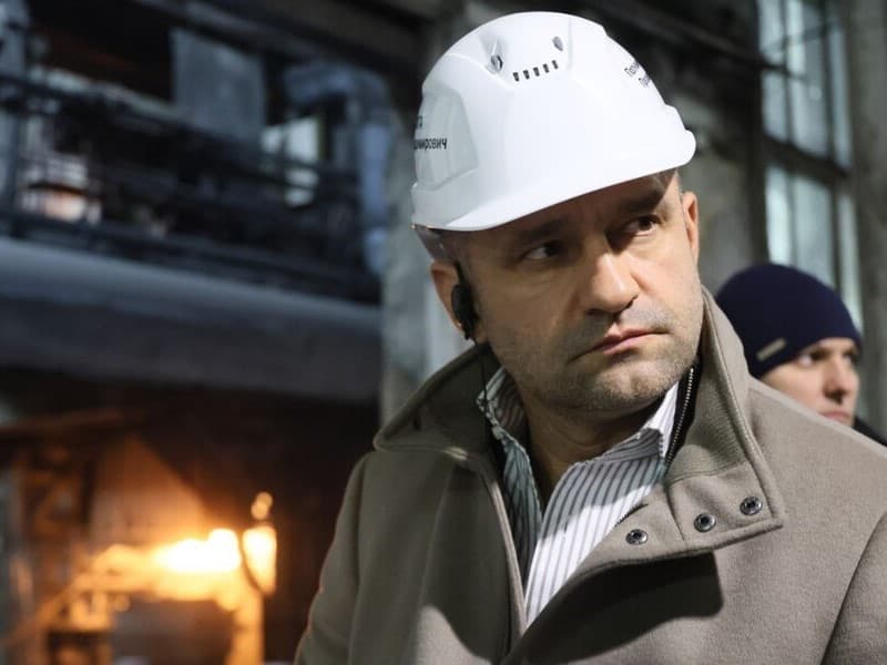 Полпред президента России в УрФО Артём Жога посетил заводы в Каменске-Уральском