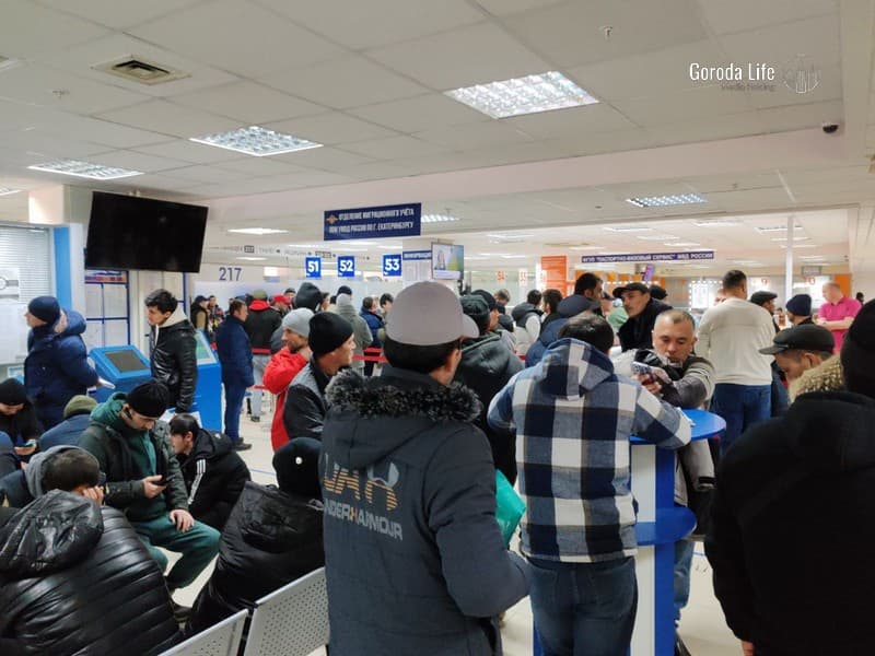 В Каменске-Уральском депортировали 80 мигрантов 