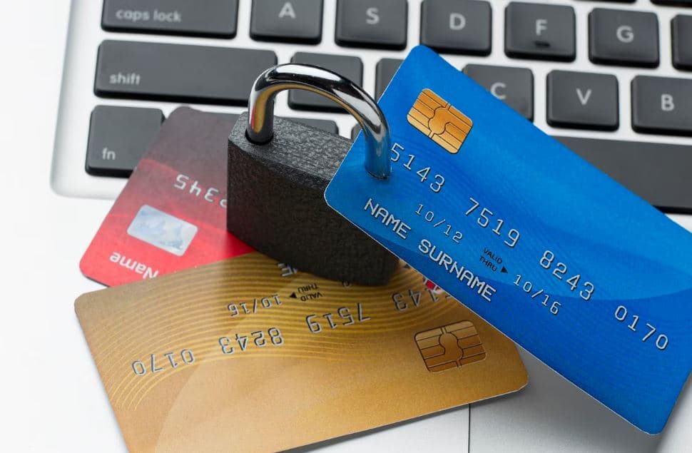 Некоторые терминалы в России перестанут принимать карты Visa и MasterCard с 1 января 