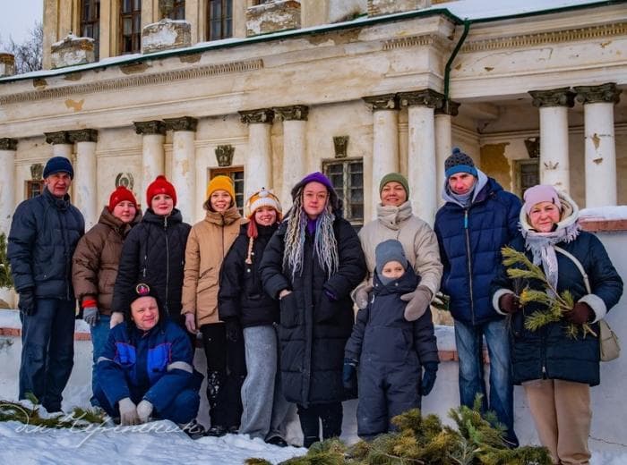 «Площадеукрашатели»: жители Каменска-Уральского сами подготовили Соборную площадь к Новому году