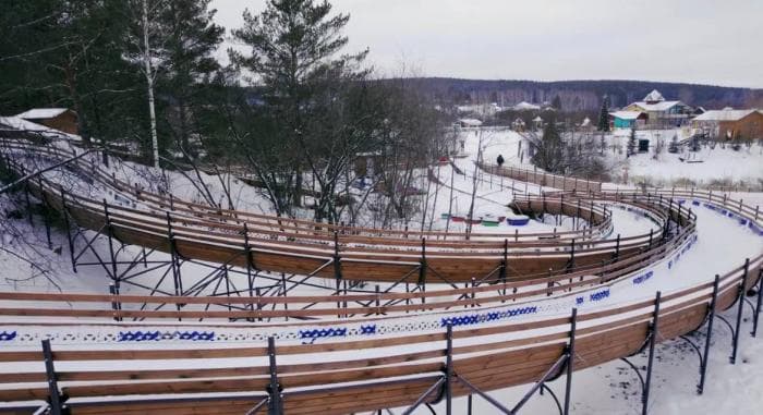 Под Екатеринбургом открыли тюбинговые горки за 20 миллионов рублей: адрес и цены 