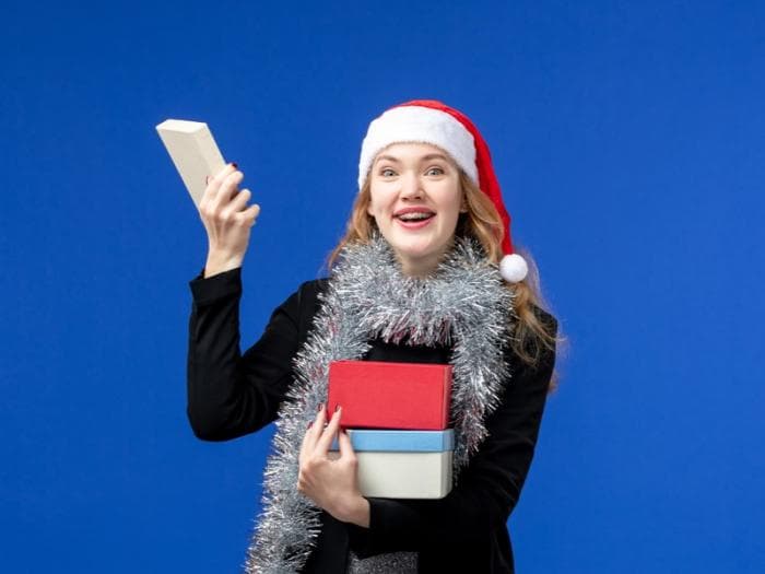 В Екатеринбурге перед Новым годом вырос спрос на курьеров