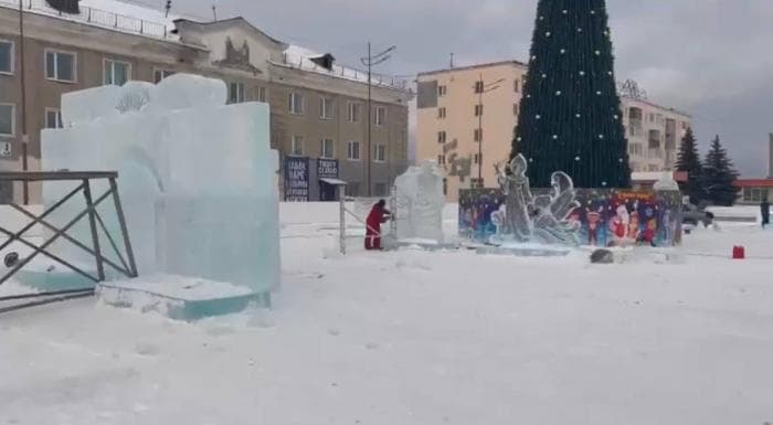 "В сроки укладываются": власти Каменска-Уральского проверили готовность ледовых городков 