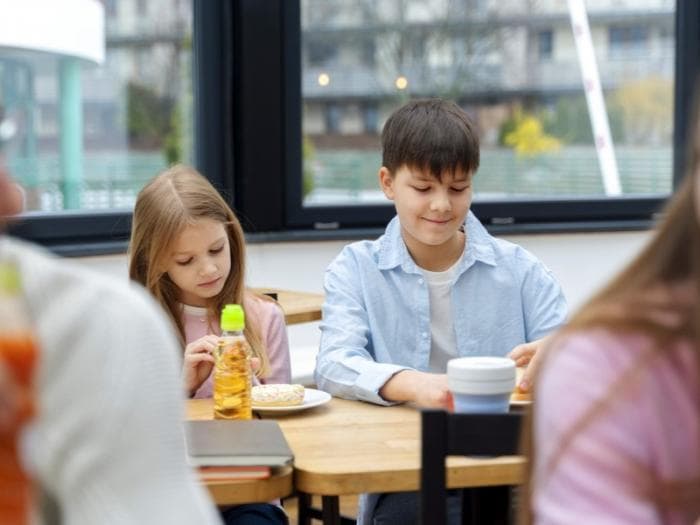 Почти 90% школ Свердловской области нарушают нормы питания