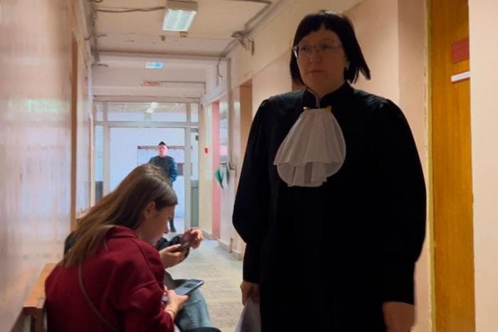 Главарь банды насильников в Каменске-Уральском попросил суд не арестовывать его из-за очного обучения и ухода за бабушкой