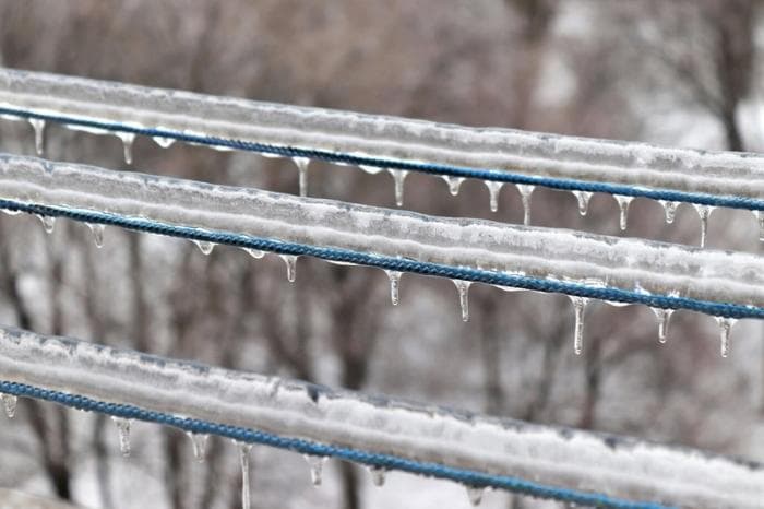 Тепло заканчивается: метель, гололёд и дождь ждут Свердловскую область