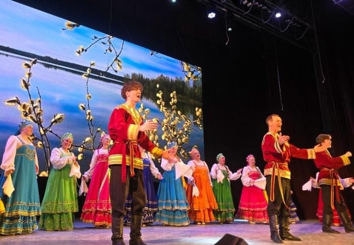 "Аплодировали, не жалея ладошек": в Каменске-Уральском прошел областной смотр-конкурс хоров и ансамблей