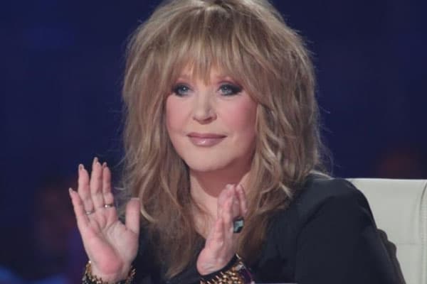 «Судьбой даны поцелуи войны»: Алла Пугачева записала новую песню о героях Великой Отечественной войны