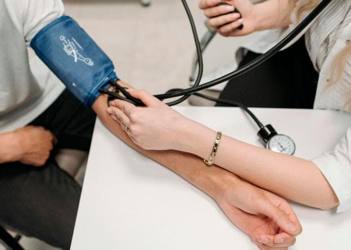 Луковая шелуха и капустный лист: что наука думает о народных методах?