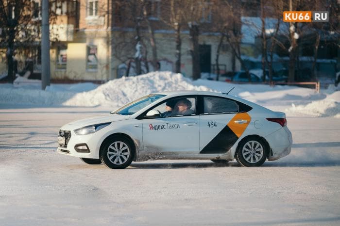 KU66 выяснил, сколько получают таксисты в Свердловской области