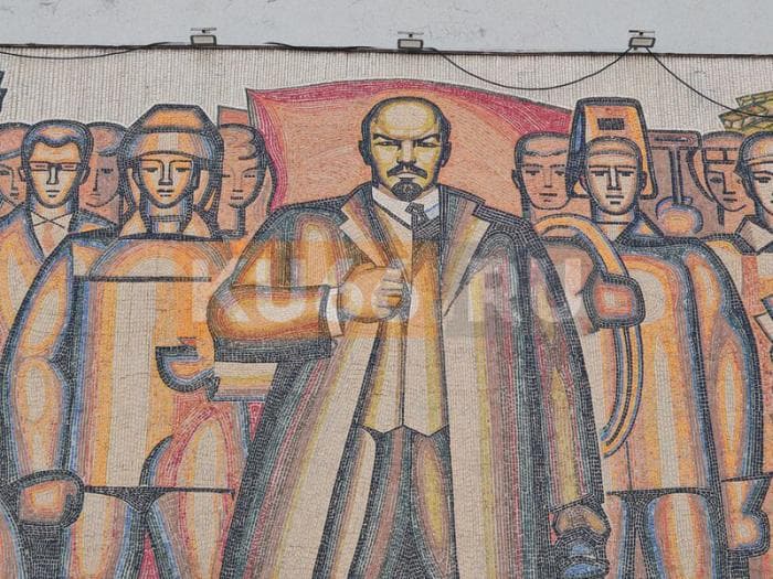 А вы знали, сколько памятников Ленину в Каменске-Уральском? Вот и мы нет. Самое время узнать и сделать с ними селфи!