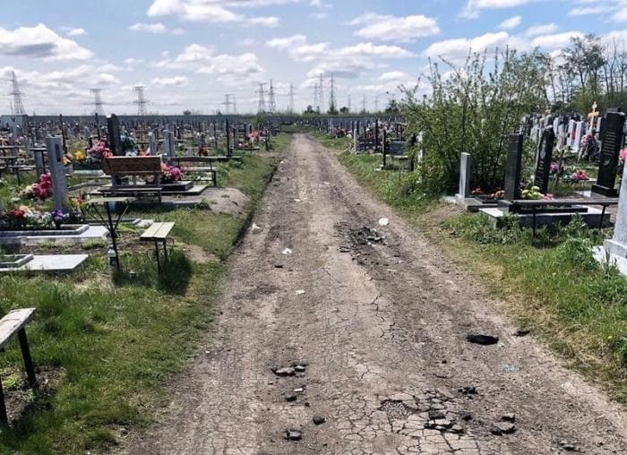 Не ходите на кладбище 25 апреля: в Каменске-Уральском будут избавляться от клещей