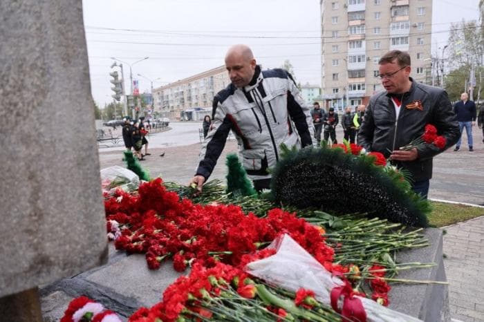 Полпред президента Артем Жога утром 10 мая посетил Каменск-Уральский