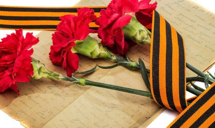 «Бессмертный полк» объединил 150 тысяч уральцев в День Победы  