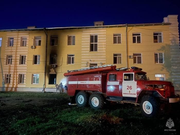 Пожарные спасли 19 человек из огня: подробности ночного пожара в Каменске-Уральском